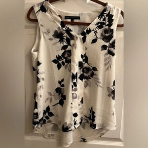 WHITEHOUSE BLK MARKET~LINED BLOUSE~VNECK
